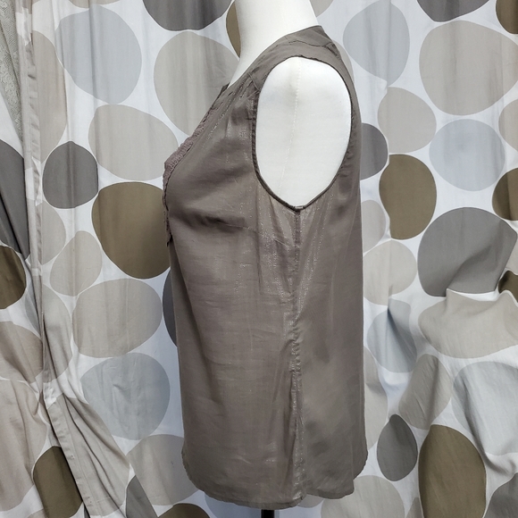Merona Sleeveless Blouse - Picture 2 of 4